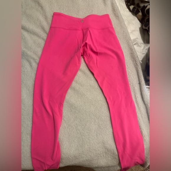Hot pink reversible Lululemon leggings. Low rise size 6 - Picture 1 of 2